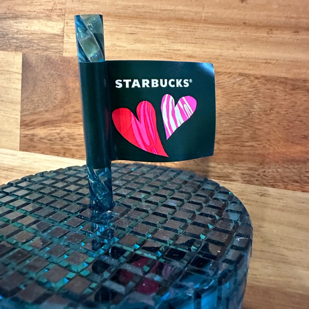 Starbucks New Limited Edition Valentines Venti / NWT - Picture 4 of 7